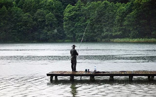 科技重塑垂钓乐趣，最新钓鱼规定引领智能垂钓新时代